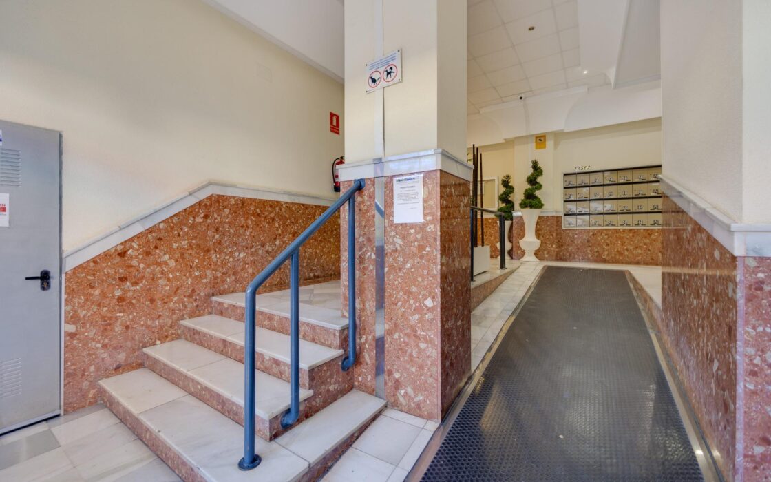 Апартаменты 3 комнаты в Торревьехе 850 м до моря с террасой