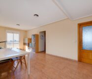 Апартаменты 3 комнаты в Торревьехе 850 м до моря с террасой