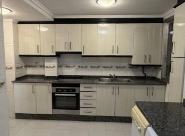 Квартира с 3 спальнями в Валенсии, уютный район Quatre Carreras