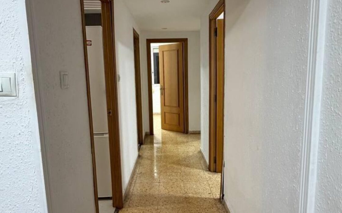 Квартира з 3 спальнями у Валенсії, затишний район Quatre Carreras