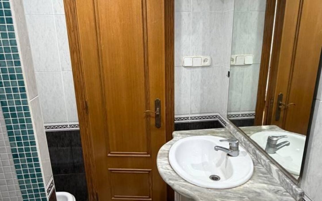 Квартира з 3 спальнями у Валенсії, затишний район Quatre Carreras