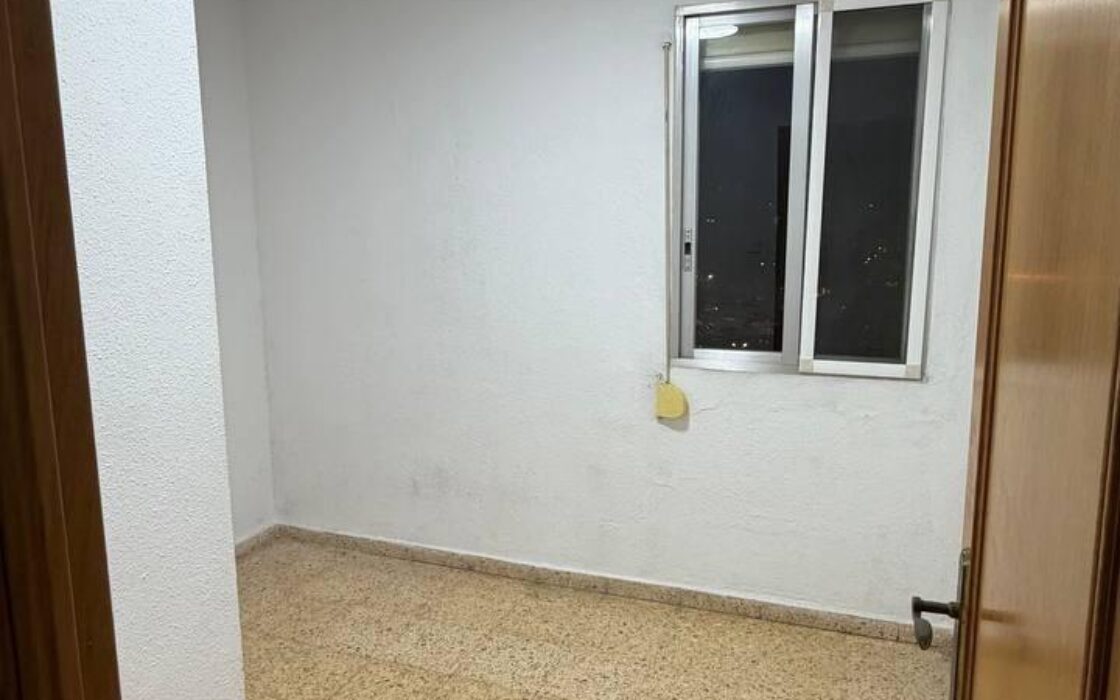 Квартира з 3 спальнями у Валенсії, затишний район Quatre Carreras