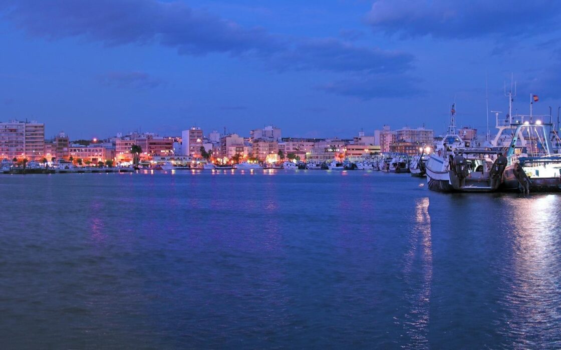 Квартира 3 кімнати 97 кв.м з терасою в Гран Алаканте біля моря