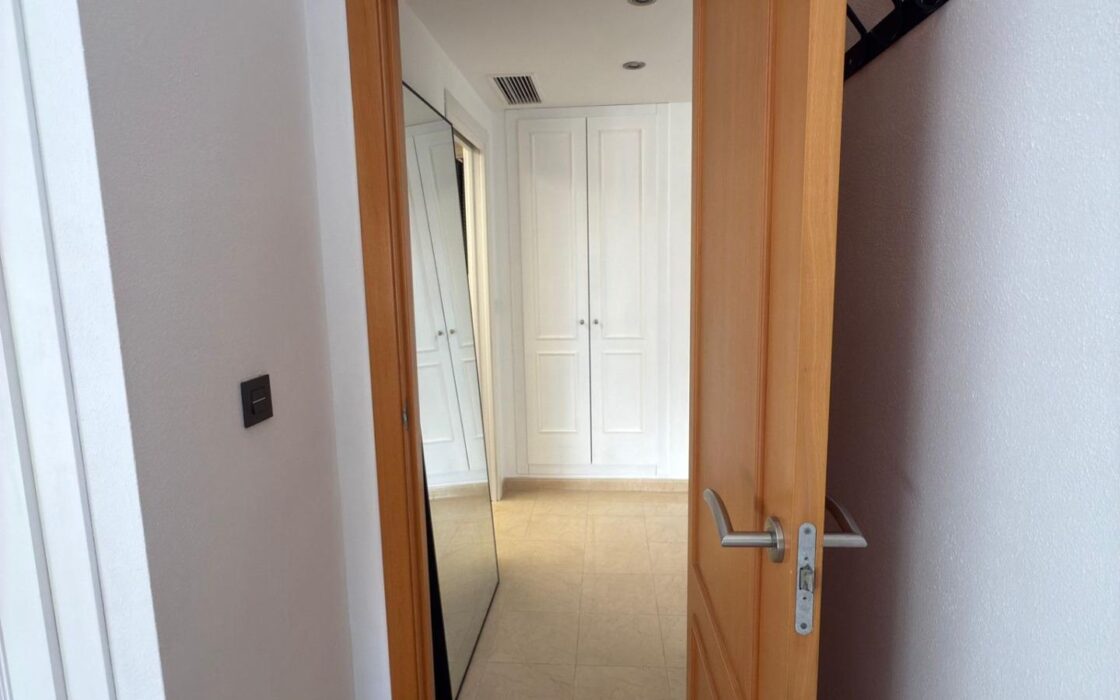 Апартаменты 75 кв.м с видом на море в Вильяхойосе