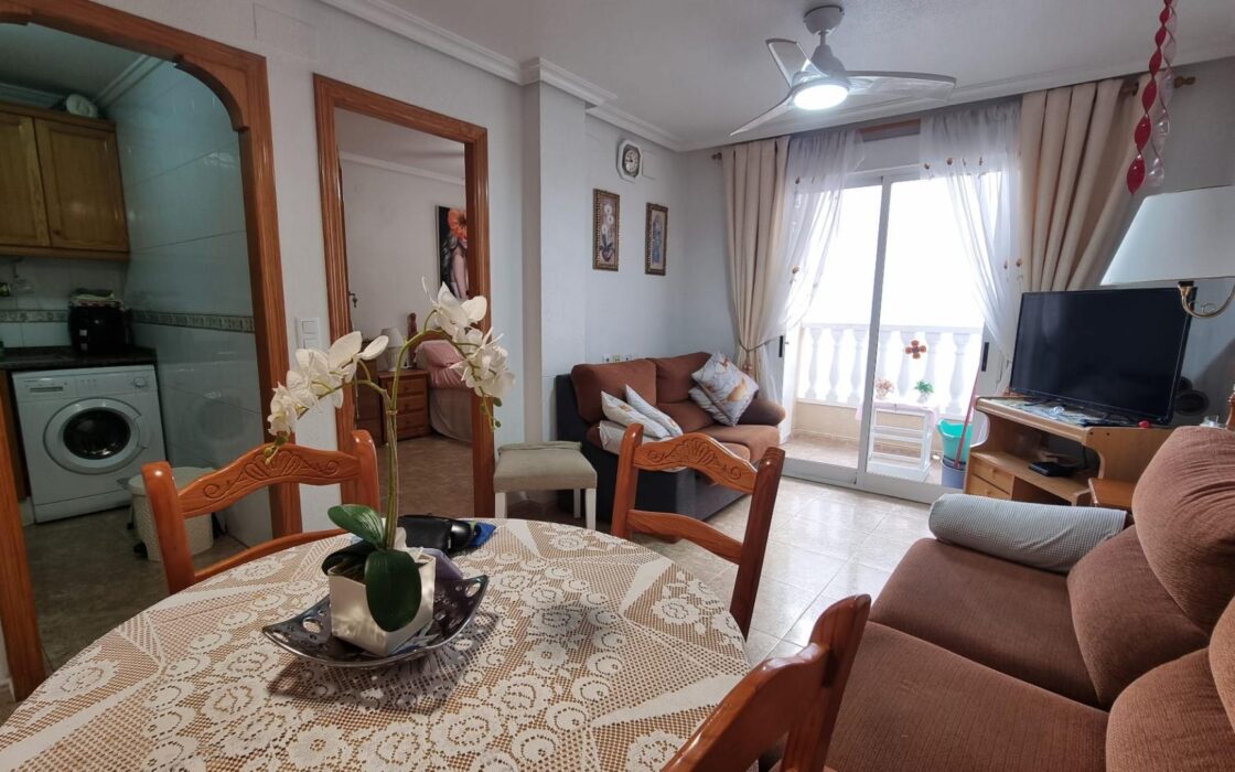 Квартира 58 кв.м у моря в Торревьехе с двумя спальнями