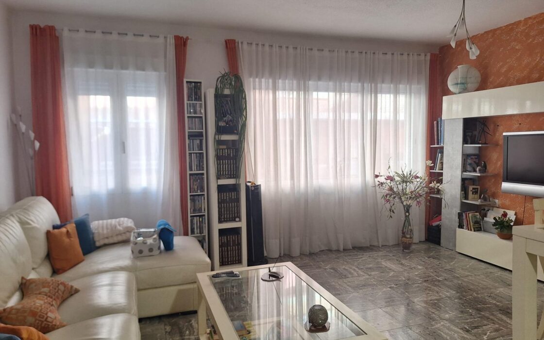 Апартаменти 72 кв.м в Аликанті, 1.8 км до моря