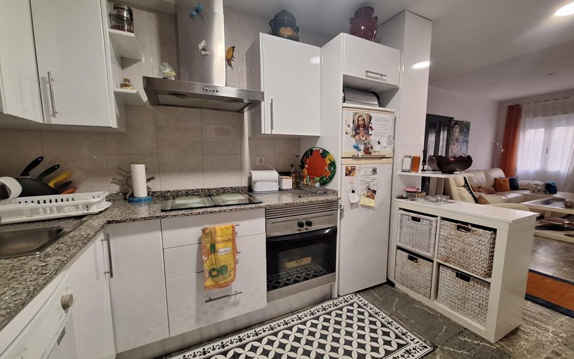 Апартаменти 72 кв.м в Аликанті, 1.8 км до моря