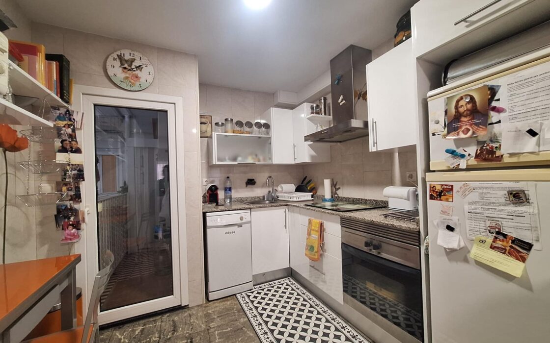 Апартаменти 72 кв.м в Аликанті, 1.8 км до моря