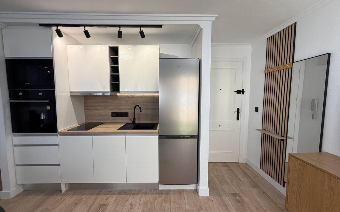 Апартаменты 54 кв.м с террасой в Торревьехе у моря