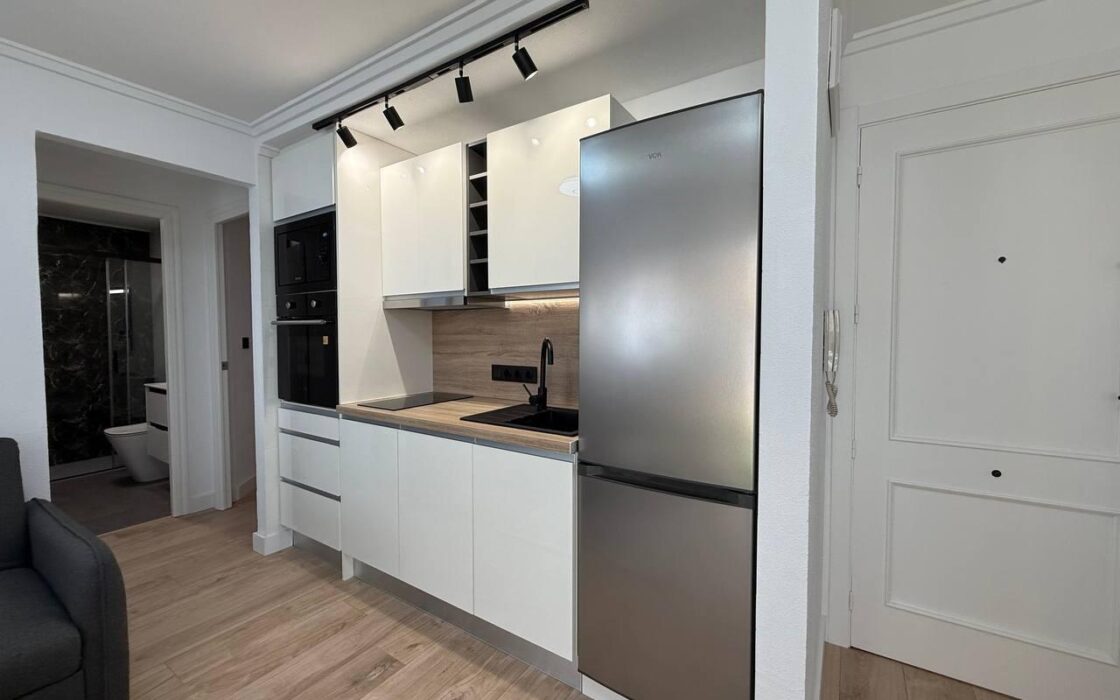 Апартаменты 54 кв.м с террасой в Торревьехе у моря