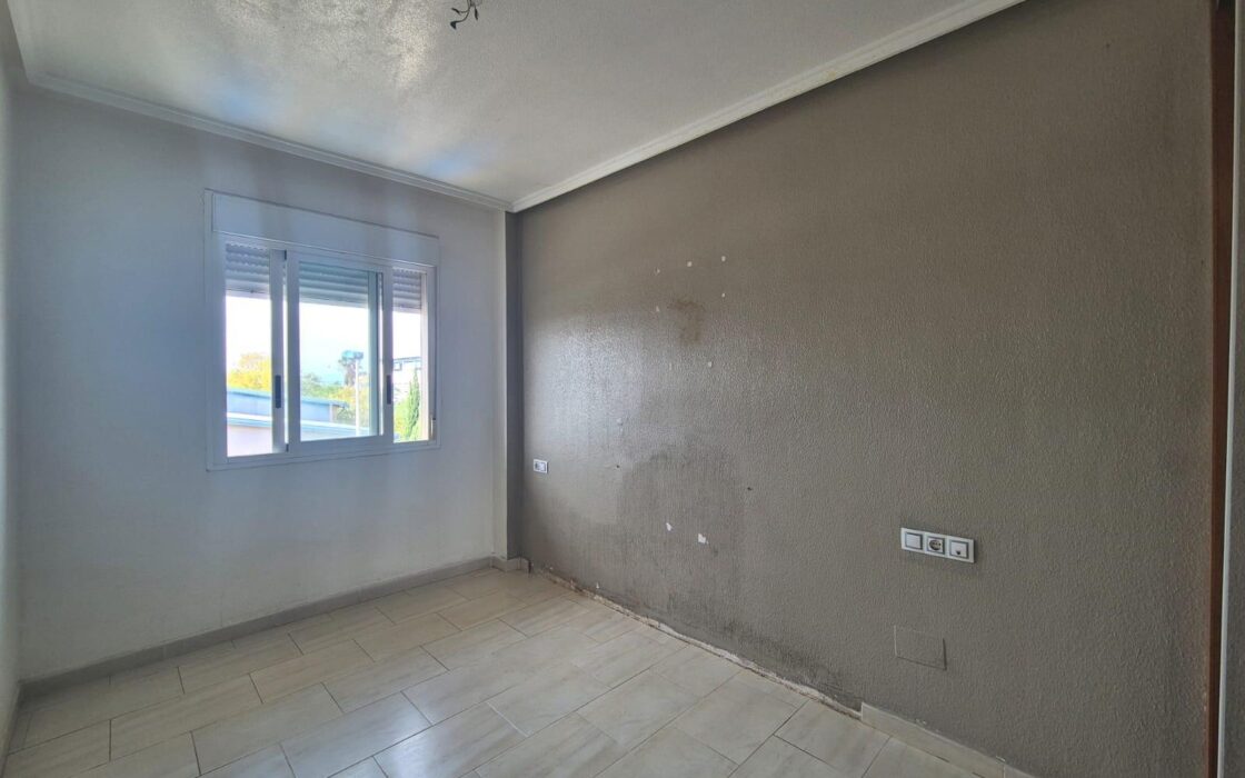 Апартаменты 56 кв.м в Торревьехе у моря, 2 спальни