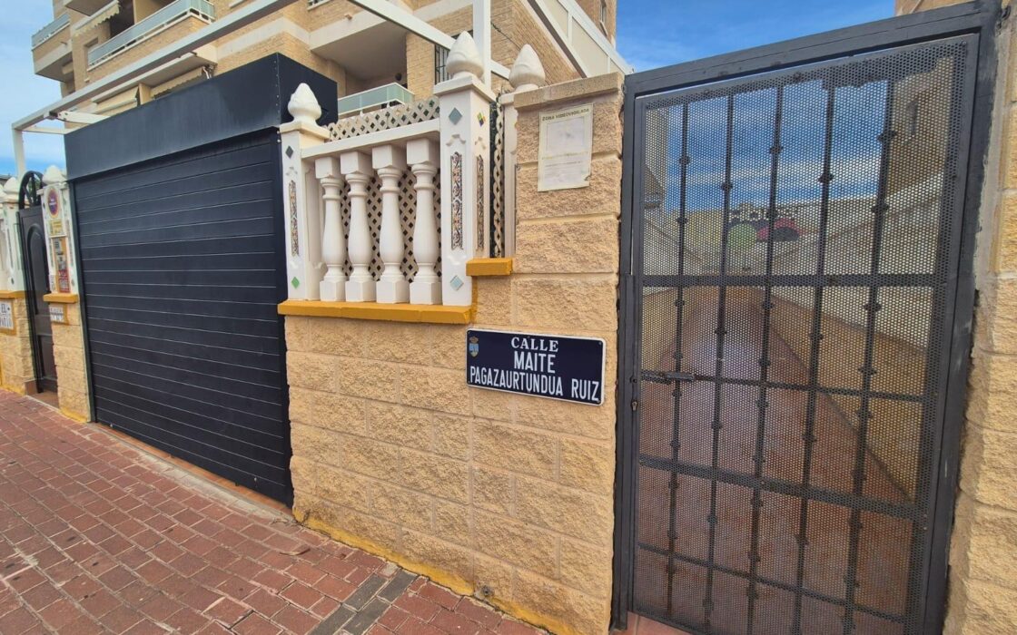 Апартаменты 56 кв.м в Торревьехе у моря, 2 спальни