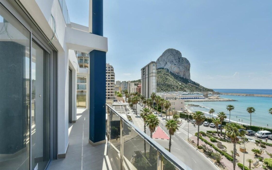 Квартира 143 кв.м з панорамним видом на море в Кальпе