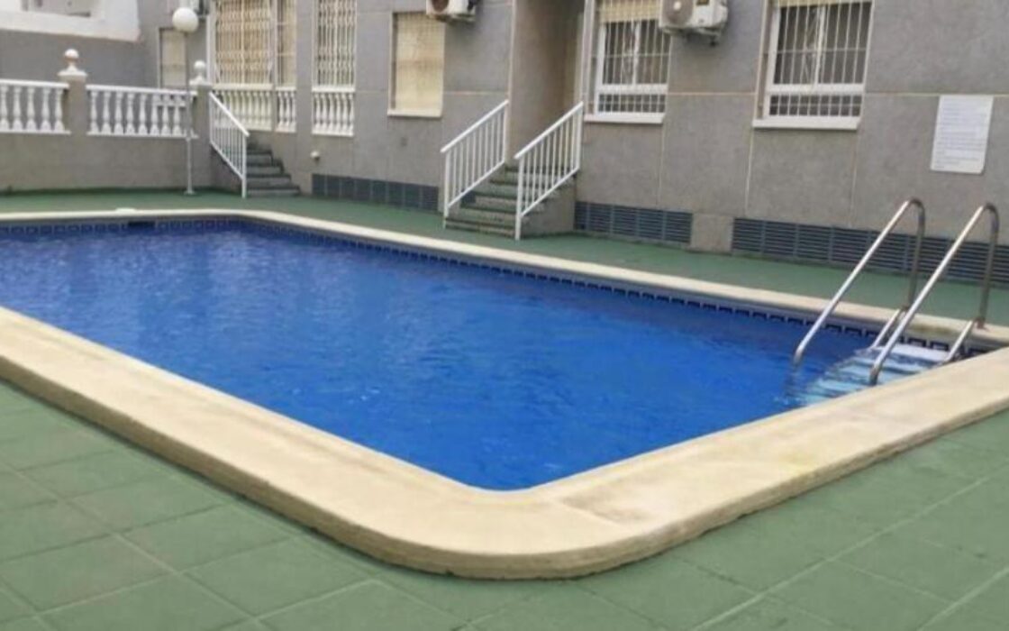 Апартаменты 3 комнаты в Торревьехе с общим бассейном