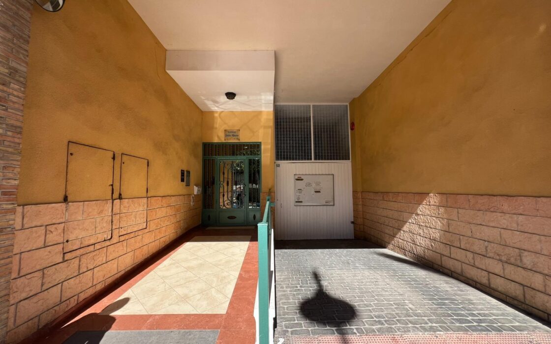 Апартаменты в Торревьехе 63 кв.м у моря с террасой