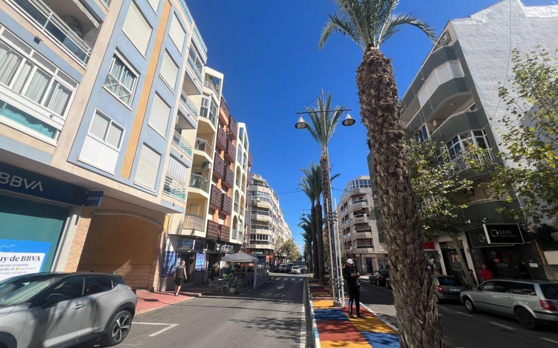 Апартаменты в Торревьехе 63 кв.м у моря с террасой