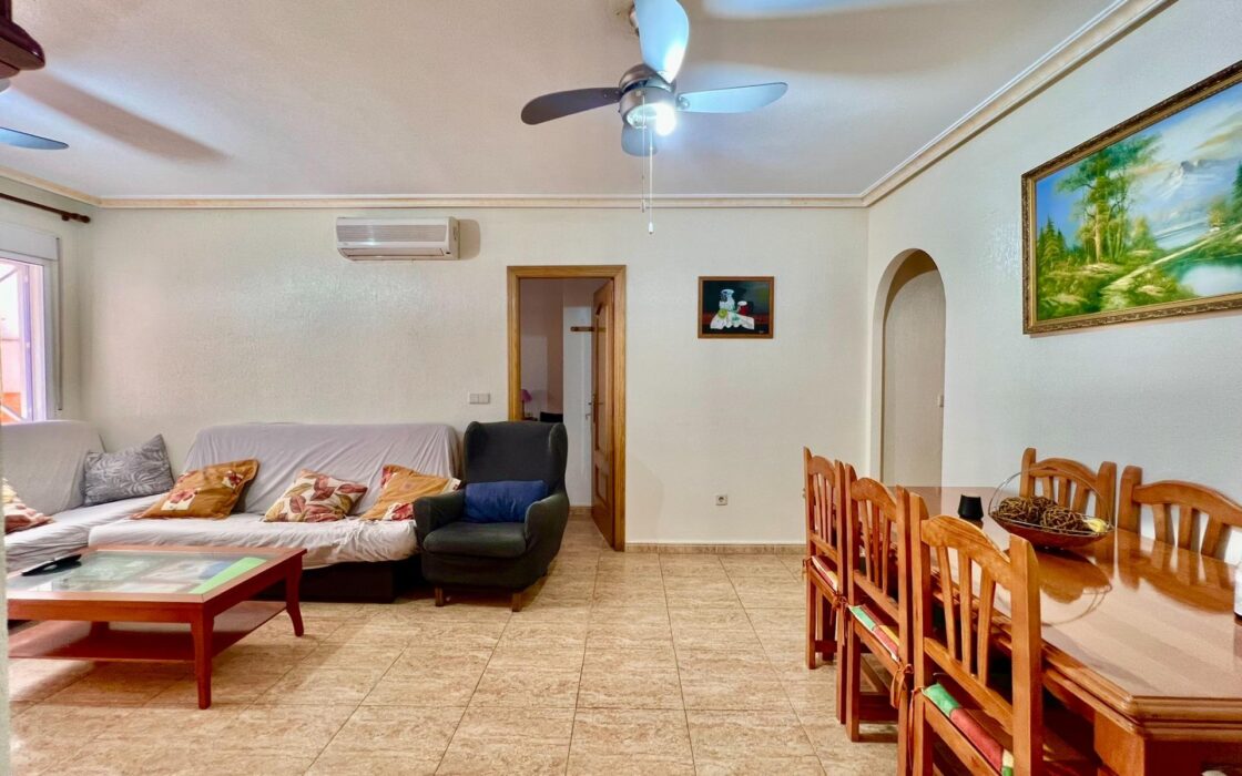 Апартаменты в Торревьехе 63 кв.м у моря с террасой