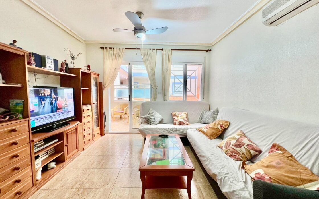 Апартаменты в Торревьехе 63 кв.м у моря с террасой