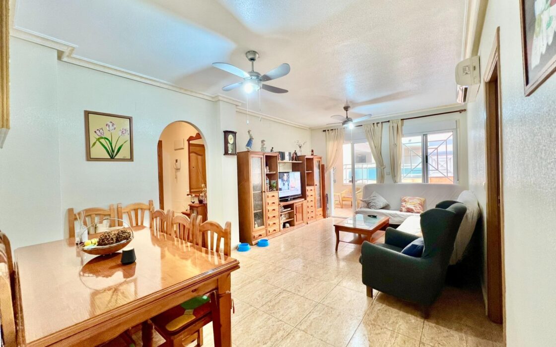 Апартаменты в Торревьехе 63 кв.м у моря с террасой