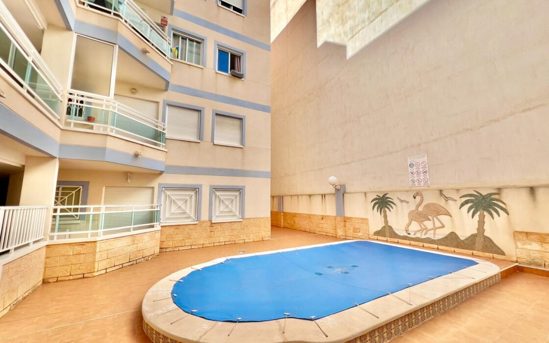 Апартаменты в Торревьехе 63 кв.м у моря с террасой