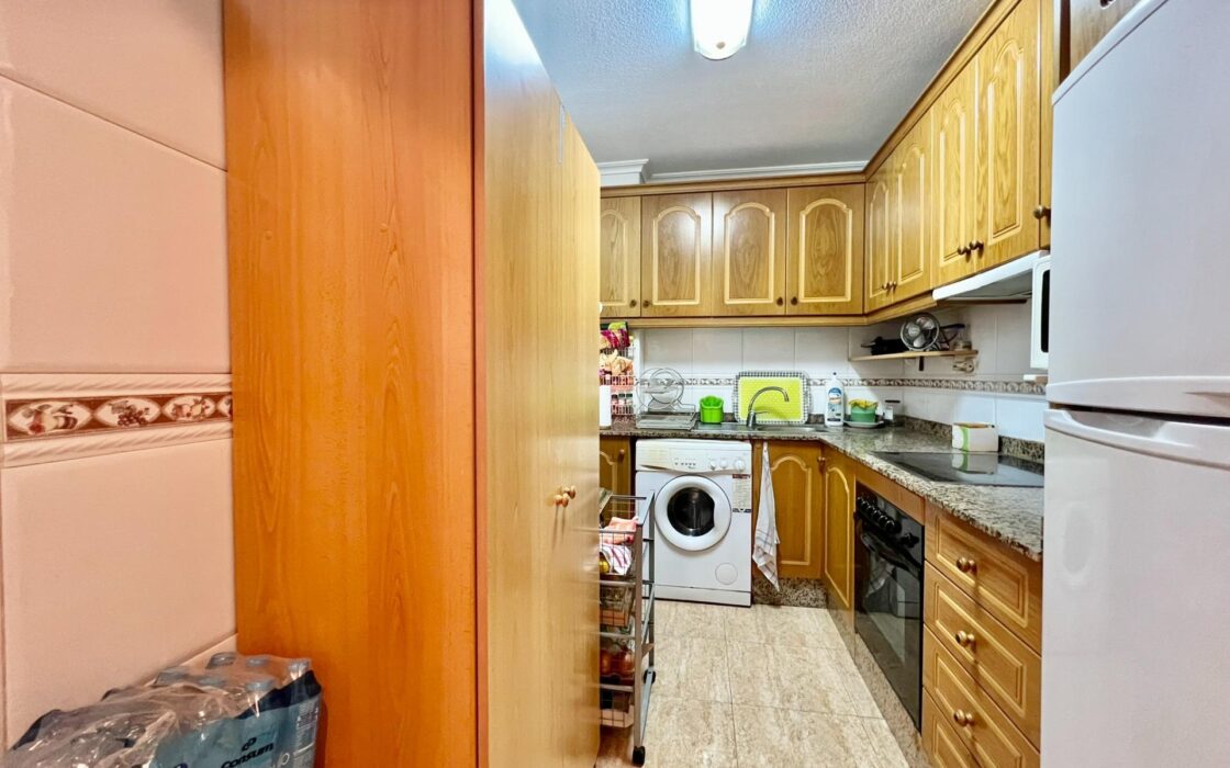 Апартаменты в Торревьехе 63 кв.м у моря с террасой