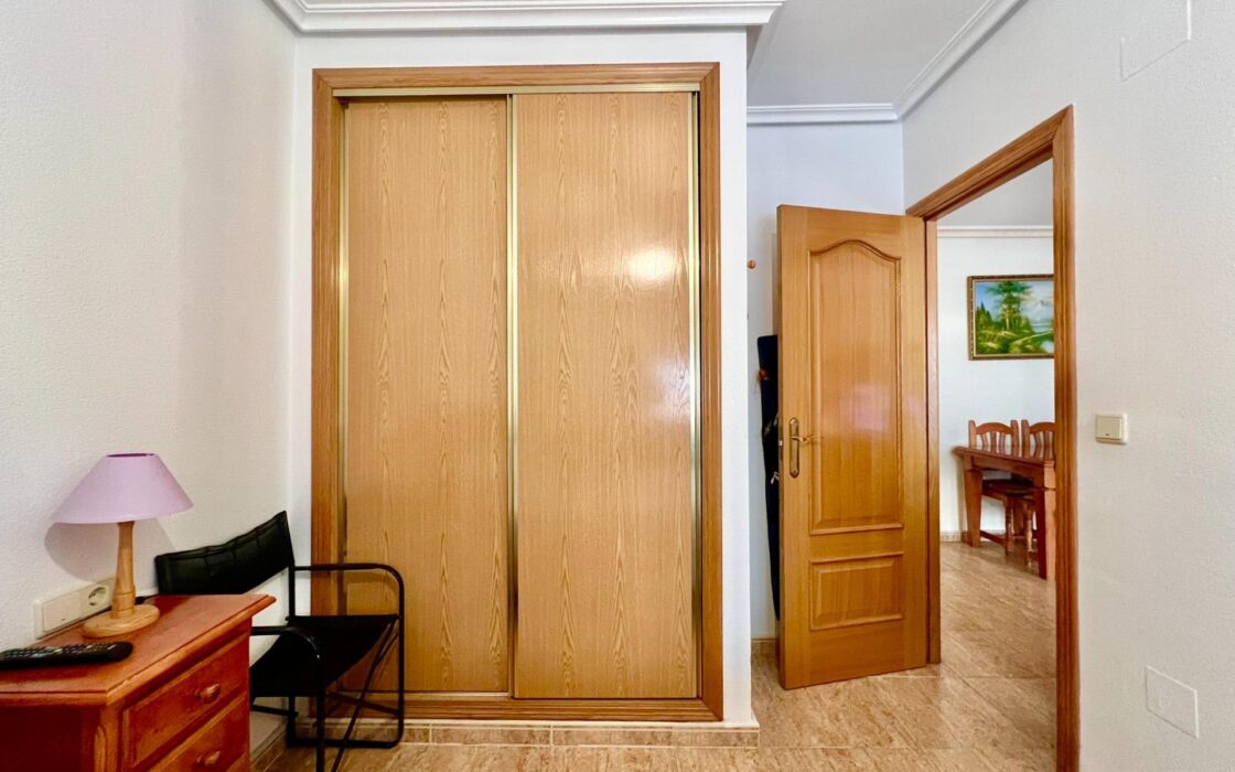 Апартаменты в Торревьехе 63 кв.м у моря с террасой