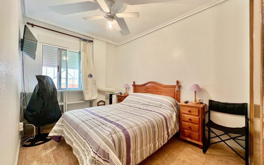 Апартаменты в Торревьехе 63 кв.м у моря с террасой