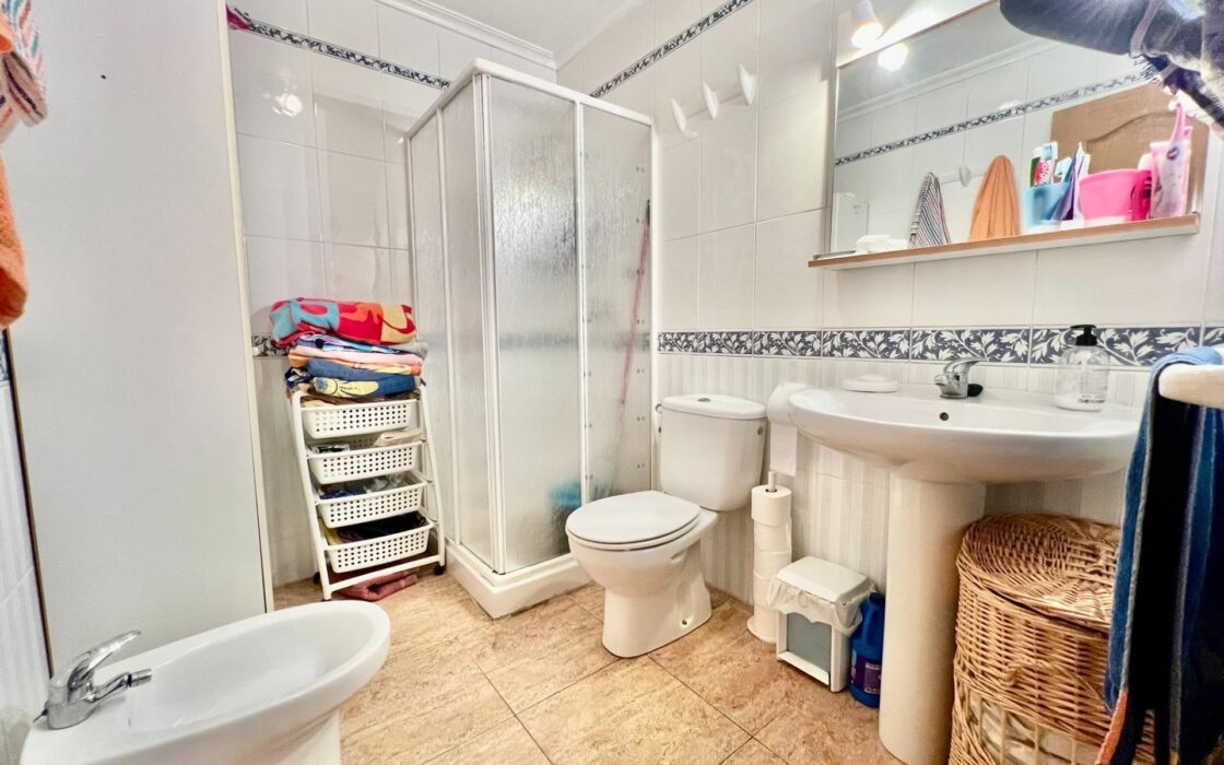 Апартаменты в Торревьехе 63 кв.м у моря с террасой