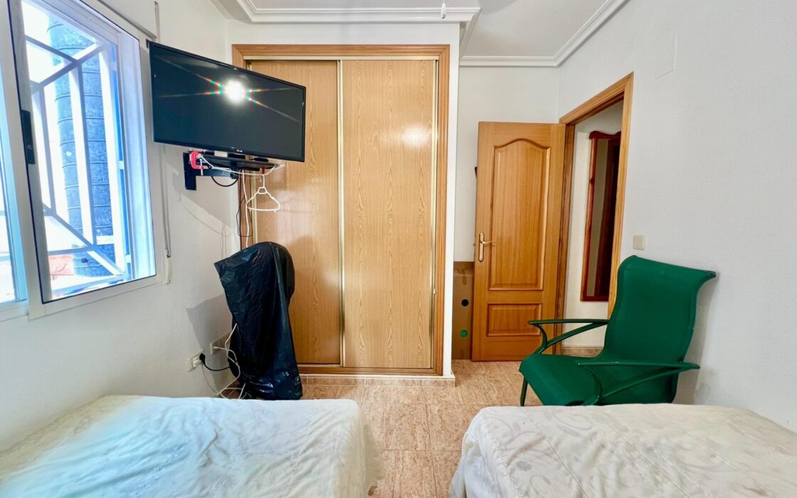 Апартаменты в Торревьехе 63 кв.м у моря с террасой