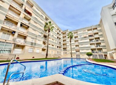 Апартаменты 50 кв.м в Торревьехе у моря с террасой