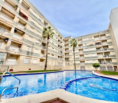 Апартаменти 50 кв.м в Торревьехе у моря з терасою