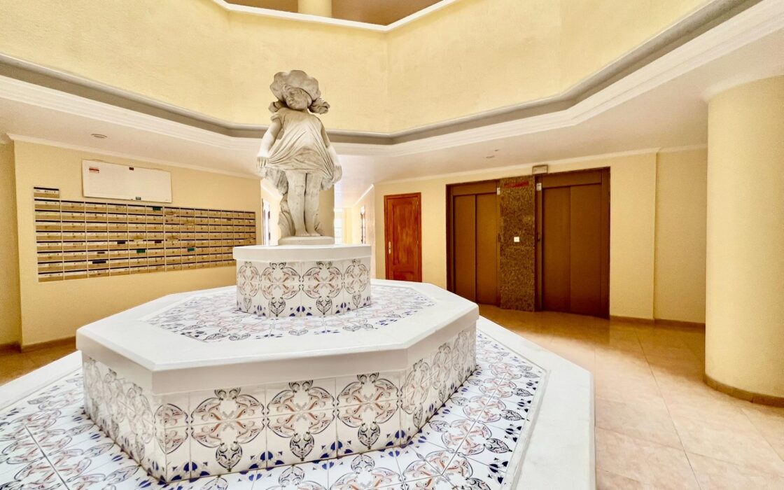 Апартаменты 50 кв.м в Торревьехе у моря с террасой