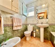 Апартаменты 50 кв.м в Торревьехе у моря с террасой