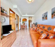 Апартаменты 50 кв.м в Торревьехе у моря с террасой