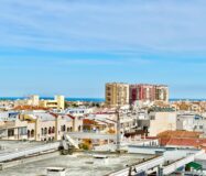 Апартаменты 50 кв.м в Торревьехе у моря с террасой