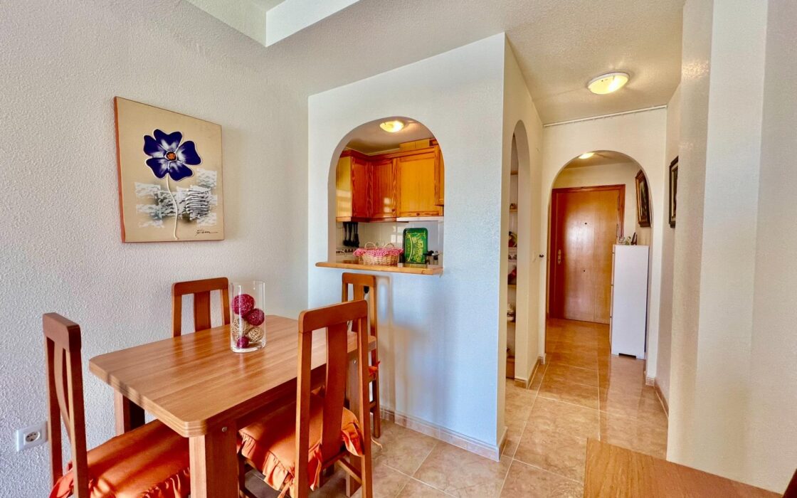 Апартаменты 50 кв.м в Торревьехе у моря с террасой