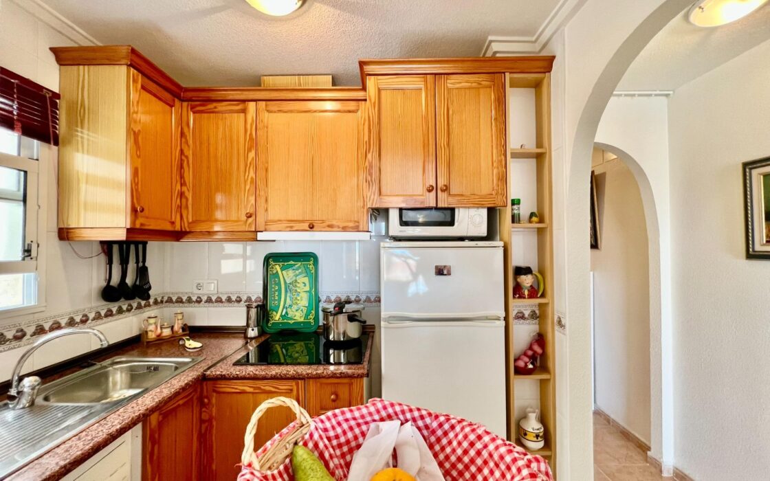 Апартаменты 50 кв.м в Торревьехе у моря с террасой