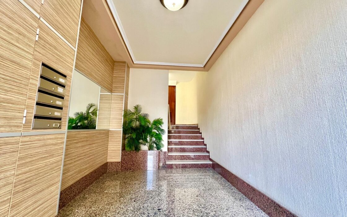 Апартаменты в Торревьехе у моря 145 кв.м с террасой