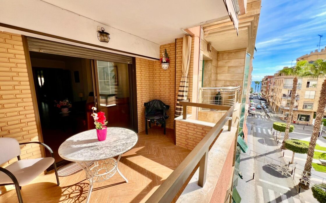 Апартаменты в Торревьехе у моря 145 кв.м с террасой