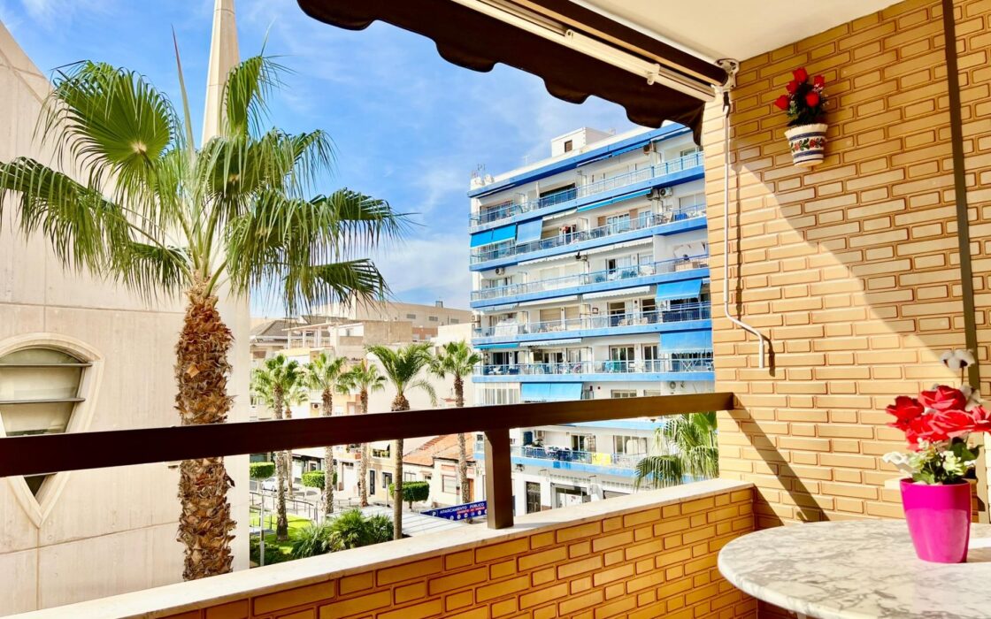 Апартаменты в Торревьехе у моря 145 кв.м с террасой