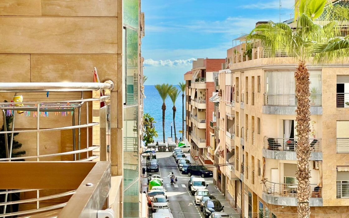 Апартаменты в Торревьехе у моря 145 кв.м с террасой