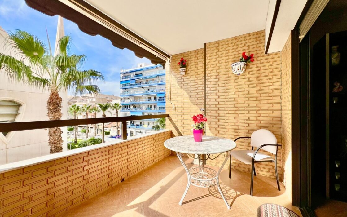 Апартаменты в Торревьехе у моря 145 кв.м с террасой