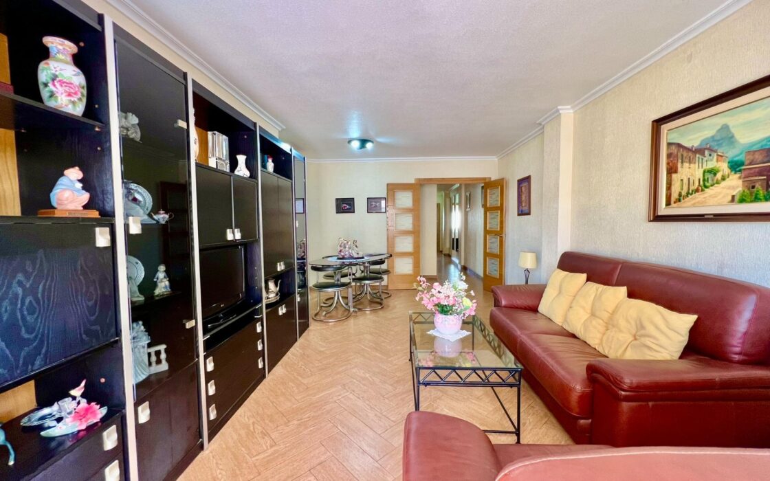 Апартаменты в Торревьехе у моря 145 кв.м с террасой