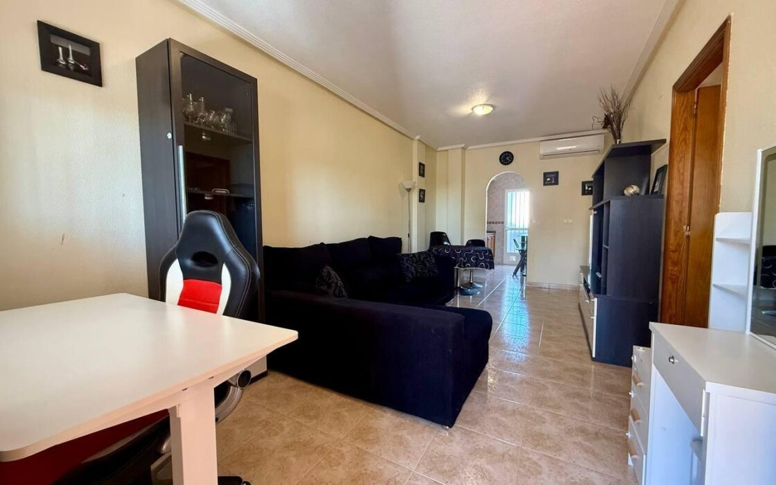 Апартамент в Ориуэле 61 кв.м с террасой у моря