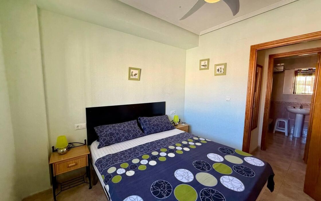 Апартамент в Ориуэле 61 кв.м с террасой у моря