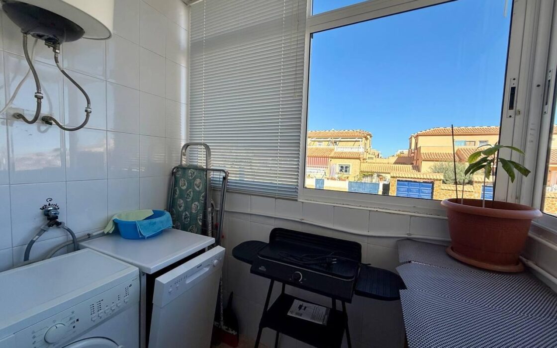 Апартамент в Ориуэле 61 кв.м с террасой у моря