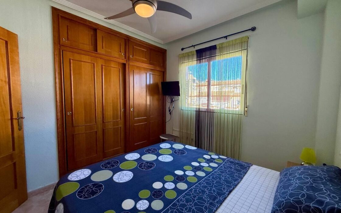 Апартамент в Ориуэле 61 кв.м с террасой у моря