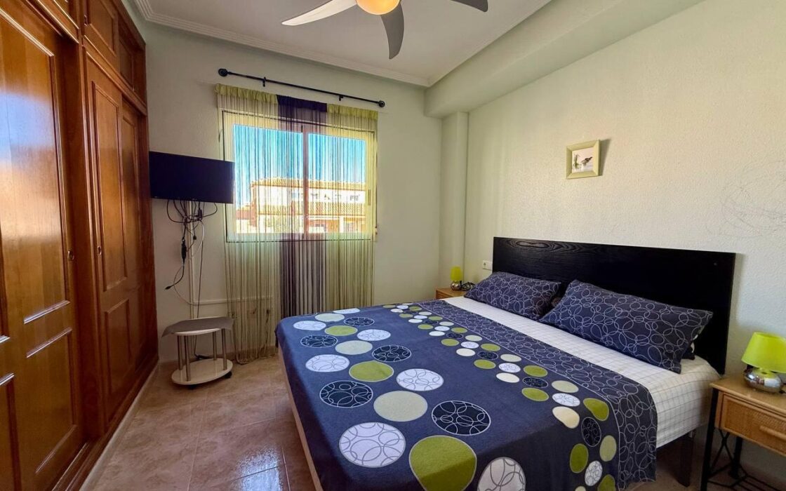 Апартамент в Ориуэле 61 кв.м с террасой у моря