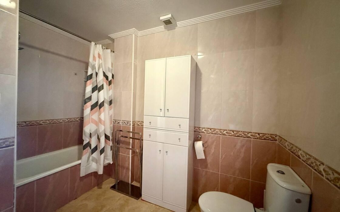 Апартамент в Ориуэле 61 кв.м с террасой у моря