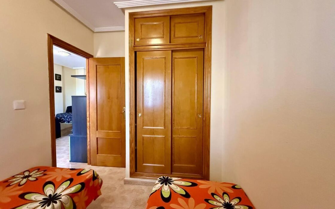 Апартамент в Ориуэле 61 кв.м с террасой у моря